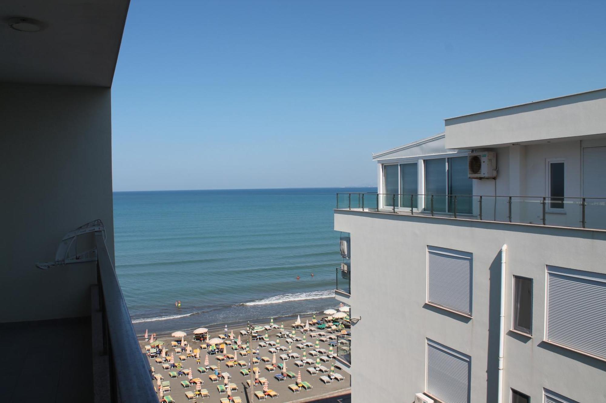 Apartamento Roxhensi Shëngjin Exterior foto