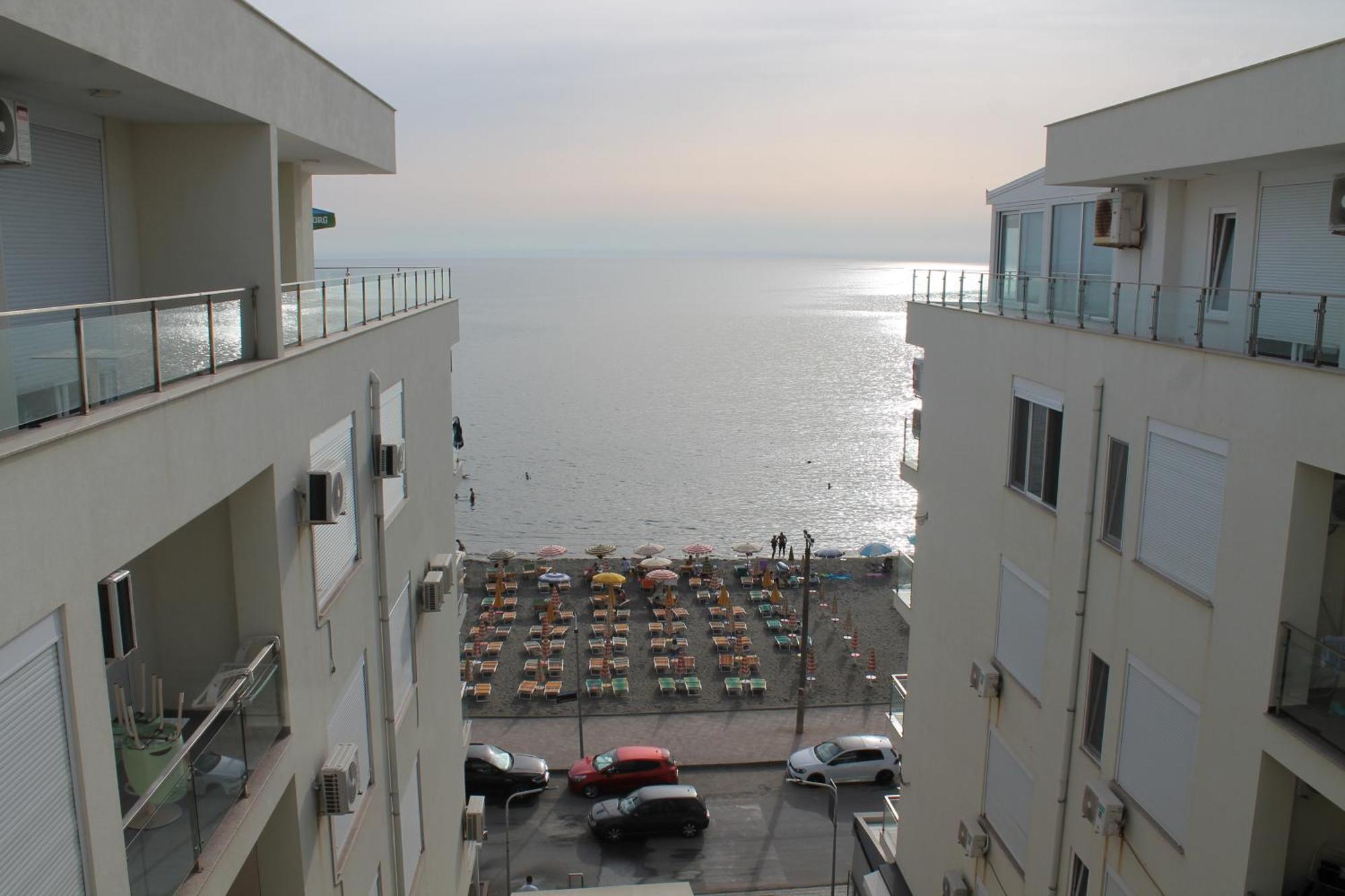 Apartamento Roxhensi Shëngjin Exterior foto