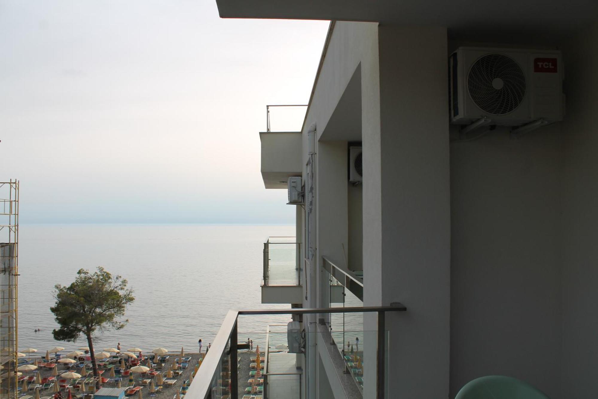 Apartamento Roxhensi Shëngjin Exterior foto